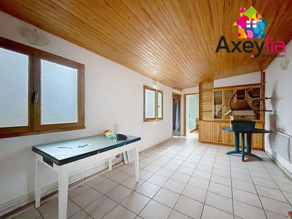 Villerest (42300) A VENDRE - VILLEREST PROCHE BARRAGE - TERRAIN VIABILISÉ DE 1609M2 EN PARTIE CONSTRUCTIBLE AVEC CHALET