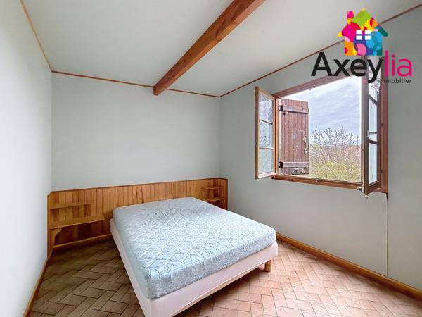 Villerest (42300) A VENDRE - VILLEREST PROCHE BARRAGE - TERRAIN VIABILISÉ DE 1609M2 EN PARTIE CONSTRUCTIBLE AVEC CHALET