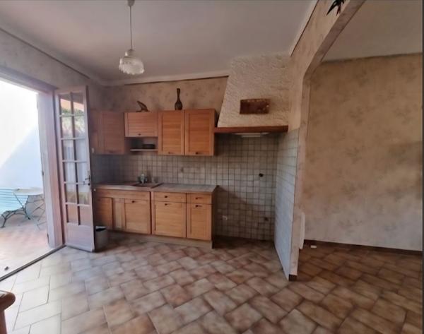 Narbonne secteur, Lakanal -Maison 3 pièces avec jardin et dépendance