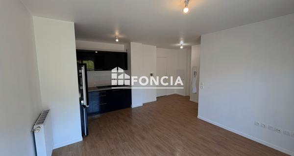 Location Appartement 3 pièces 51.58 m² - Corbeil-essonnes 91100