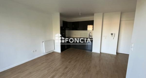 Location Appartement 3 pièces 51.58 m² - Corbeil-essonnes 91100