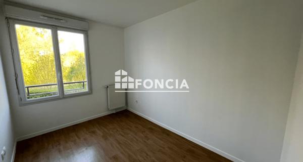 Location Appartement 3 pièces 51.58 m² - Corbeil-essonnes 91100