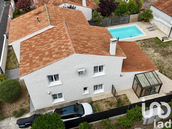 House for sale 8 rooms 225 m² Saintes