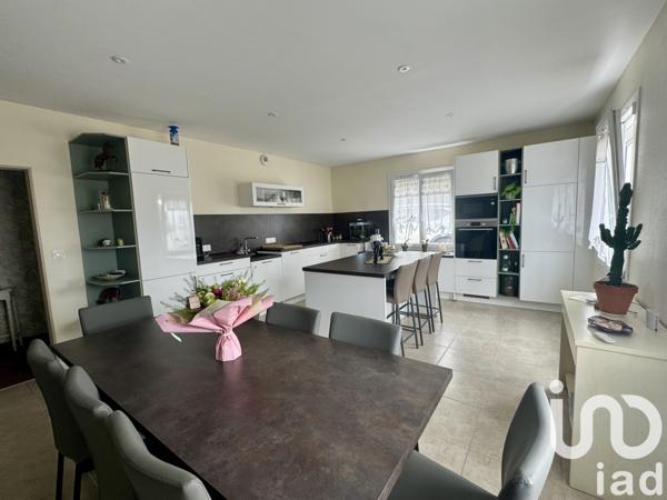 House for sale 8 rooms 225 m² Saintes