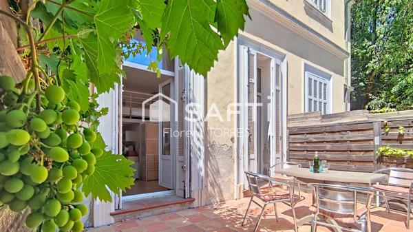 Rez-de-jardin avec terrasse dans une bâtisse emblématique de Tamaris