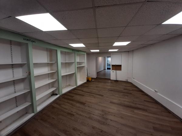 A VENDRE, LOCAL COMMERCIAL de 83 m² environ en COEUR de VILLE à La Chapelle sur Erdre