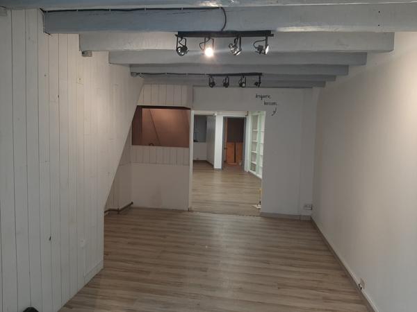 A VENDRE, LOCAL COMMERCIAL de 83 m² environ en COEUR de VILLE à La Chapelle sur Erdre