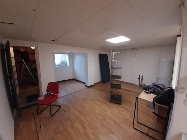 A VENDRE, LOCAL COMMERCIAL de 83 m² environ en COEUR de VILLE à La Chapelle sur Erdre