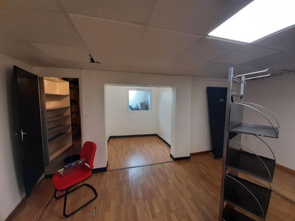 A VENDRE, LOCAL COMMERCIAL de 83 m² environ en COEUR de VILLE à La Chapelle sur Erdre