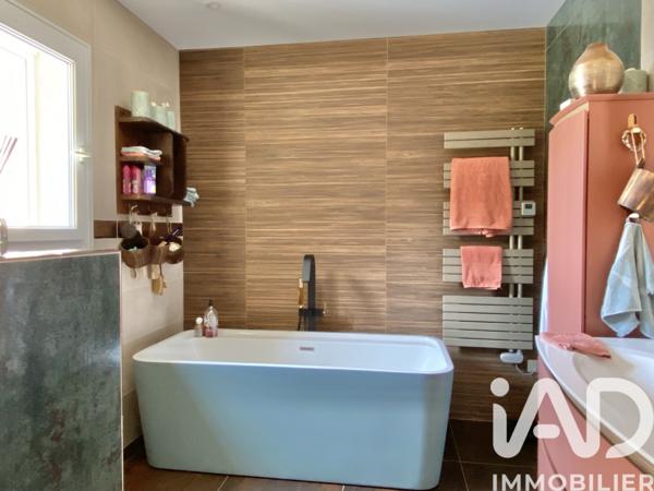 Maison à vendre 6 pièces 288 m² Trets