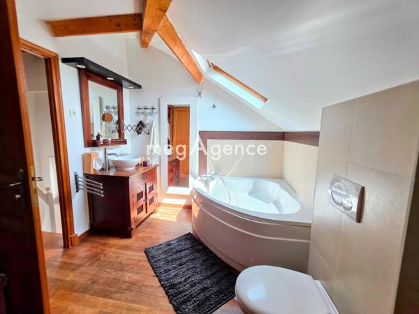 Maison à NEUILLY-PLAISANCE, 93360 - 7 pièces 190m²