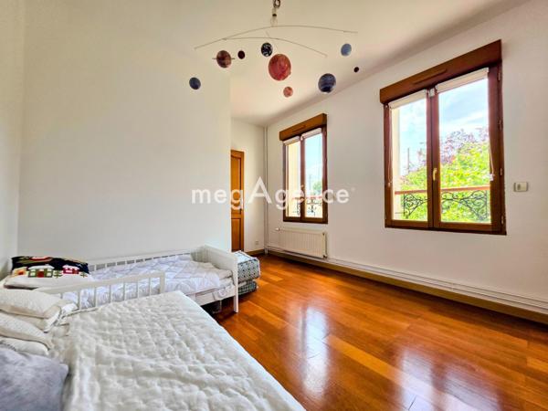Maison à NEUILLY-PLAISANCE, 93360 - 7 pièces 190m²