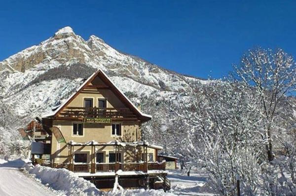 Dpt Alpes de Haute Provence (04), à vendre VILLARS COLMARS Hôtel - Restaurant