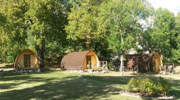 Dpt Alpes de Haute Provence (04), à vendre VILLARS COLMARS Hôtel - Restaurant