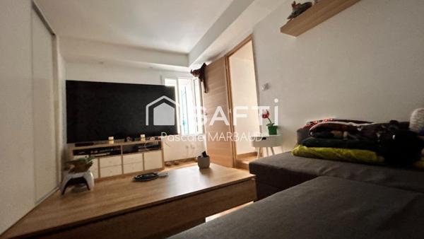 Dans un environnement calme, Maison de Village lumineuse, composée de 4 pièces .