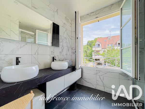 Maison à vendre 8 pièces 236 m² Noisy-le-Roi