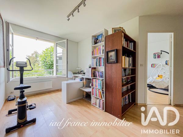 Maison à vendre 8 pièces 236 m² Noisy-le-Roi