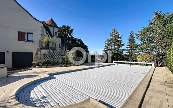 Maison à vendre    7 pièces • 223 m2 Cosnac