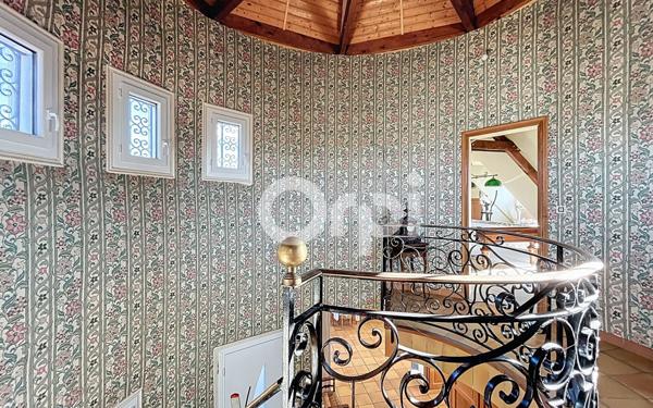 Maison à vendre    7 pièces • 223 m2 Cosnac