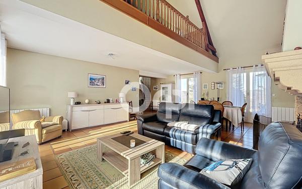 Maison à vendre    7 pièces • 223 m2 Cosnac