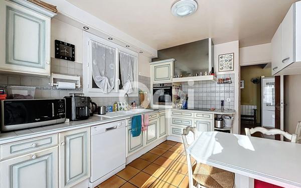 Maison à vendre    7 pièces • 223 m2 Cosnac