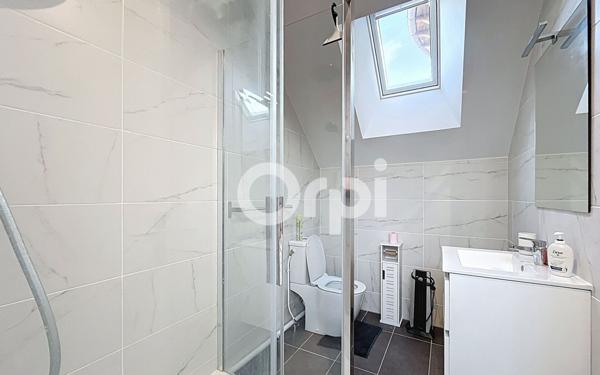 Maison à vendre    7 pièces • 223 m2 Cosnac