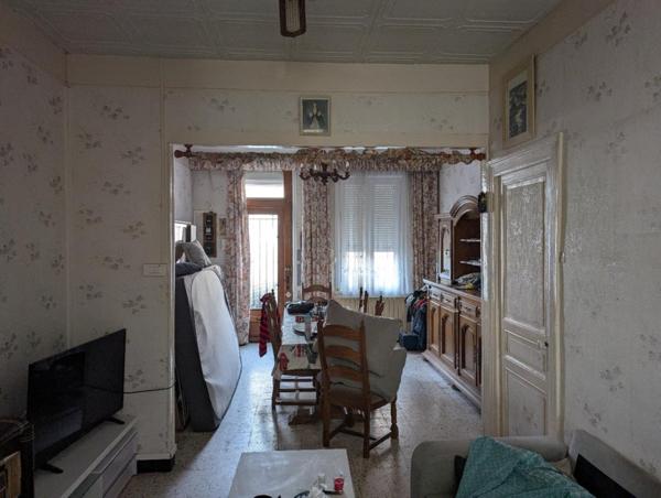 maison 4 pièces avec courette et batiment