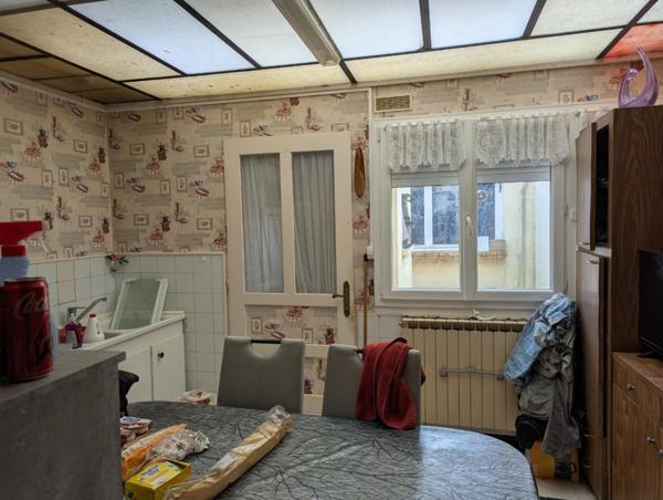 maison 4 pièces avec courette et batiment