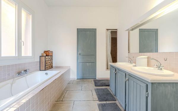 Maison à vendre    6 pièces •  Marsillargues