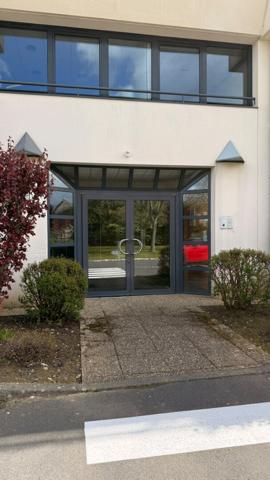 BUREAU 10 M²