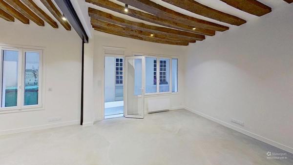 PARIS 1° Arr. - Quartier Montorgueil / Les Halles - Rue Coquillière - Local/bureau entièrement refait à neuf - 31m²