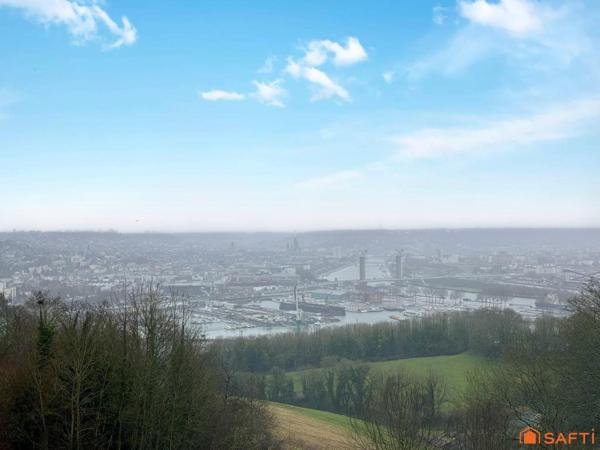 Appartement au 4ème étage, vue dégagée !