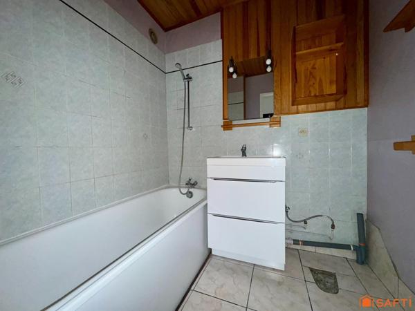 Appartement au 4ème étage, vue dégagée !