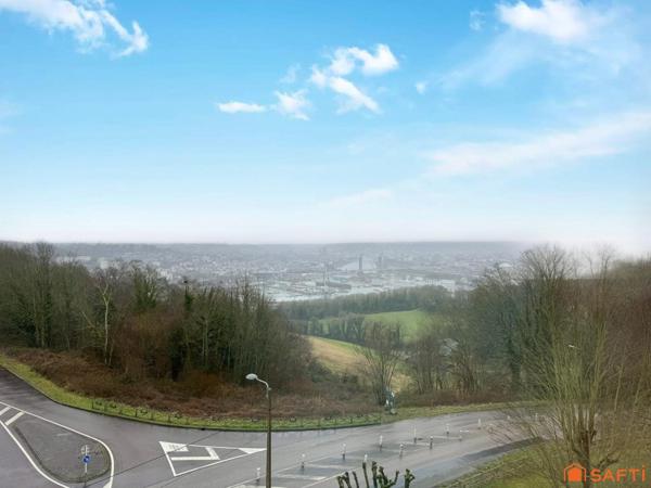 Appartement au 4ème étage, vue dégagée !