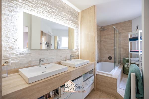 Saint-Julien / Les Olives – Villa familiale de 183m² avec 5 chambres, grand terrain arboré et piscine