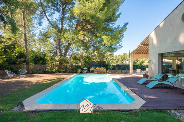Saint-Julien / Les Olives – Villa familiale de 183m² avec 5 chambres, grand terrain arboré et piscine