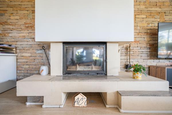 Saint-Julien / Les Olives – Villa familiale de 183m² avec 5 chambres, grand terrain arboré et piscine