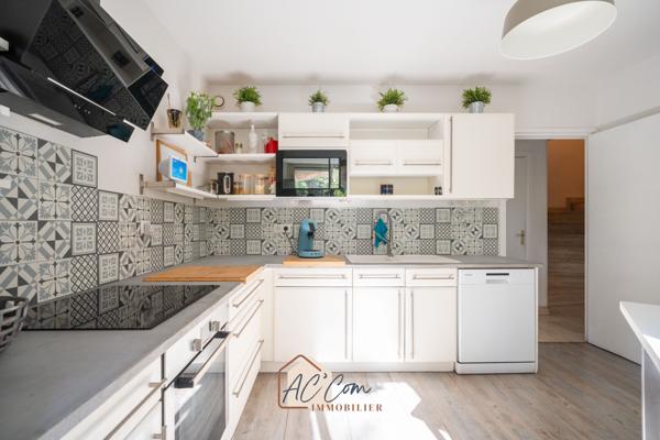 Saint-Julien / Les Olives – Villa familiale de 183m² avec 5 chambres, grand terrain arboré et piscine