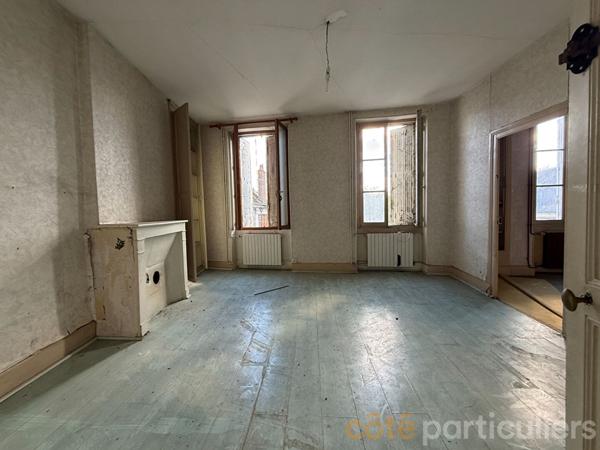Vente Immeuble282 m² - 10 Pièces - SAINT AMAND MONTROND (18200)