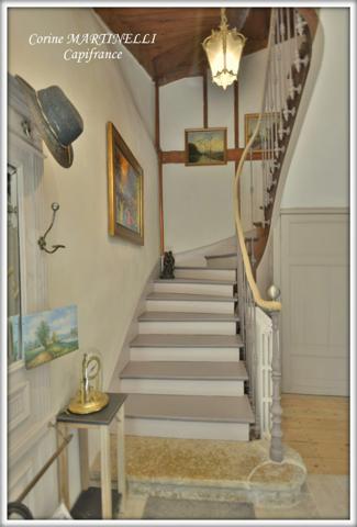 Propriete à vendre 22 pièces proche de AGEN (47) 4 habitations 885 m² + dépendances, 27 ha