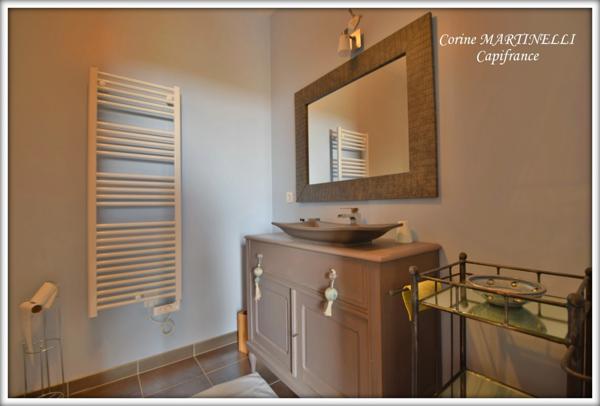 Propriete à vendre 22 pièces proche de AGEN (47) 4 habitations 885 m² + dépendances, 27 ha