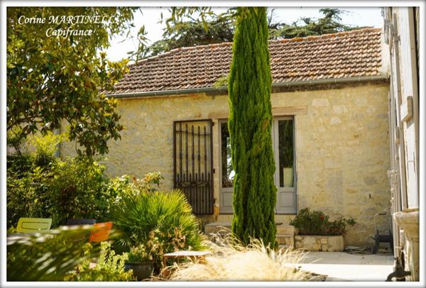 Propriete à vendre 22 pièces proche de AGEN (47) 4 habitations 885 m² + dépendances, 27 ha