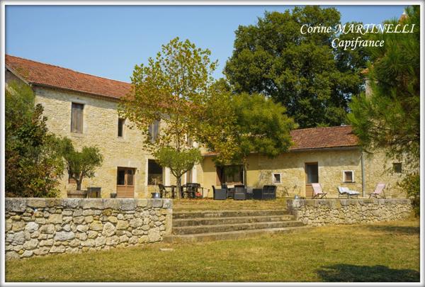 Propriete à vendre 22 pièces proche de AGEN (47) 4 habitations 885 m² + dépendances, 27 ha