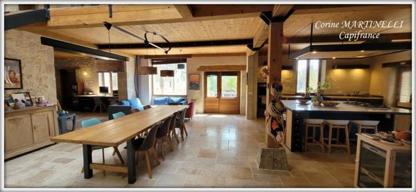 Propriete à vendre 22 pièces proche de AGEN (47) 4 habitations 885 m² + dépendances, 27 ha