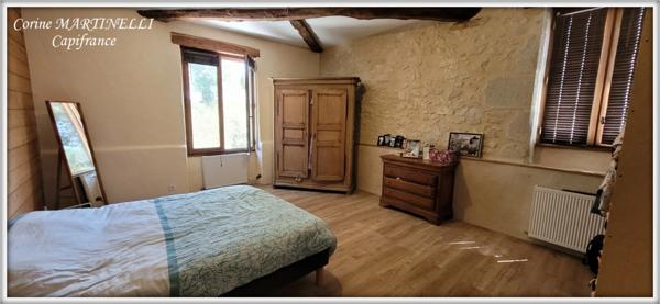 Propriete à vendre 22 pièces proche de AGEN (47) 4 habitations 885 m² + dépendances, 27 ha