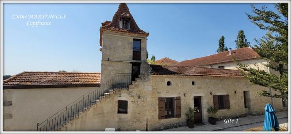 Propriete à vendre 22 pièces proche de AGEN (47) 4 habitations 885 m² + dépendances, 27 ha