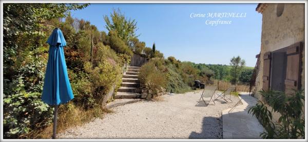 Propriete à vendre 22 pièces proche de AGEN (47) 4 habitations 885 m² + dépendances, 27 ha