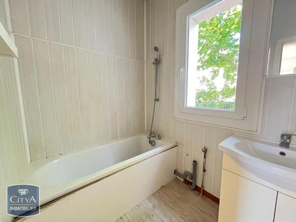 Maison à louer 5 pièces 116.95m² Vierzon (18100)