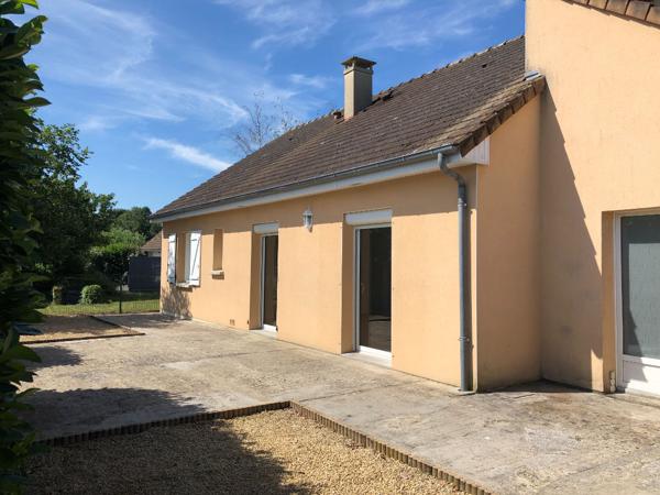 Pavillon de plain-pied avec locataire en place à La Flèche