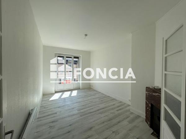 Location Appartement 2 pièces 55.86 m² - 9 AVENUE JEAN JAURES Charleville-mezieres 08000